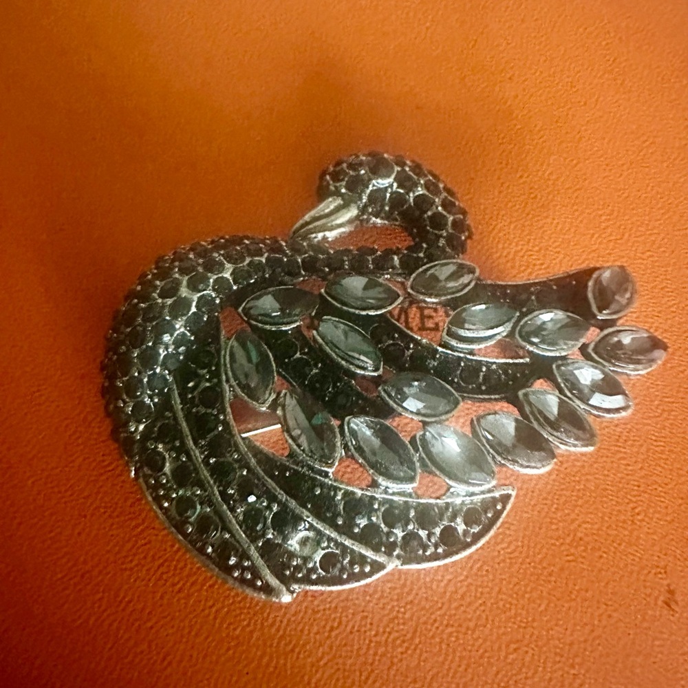 Sophisticated Black Crystal Swan Brooch